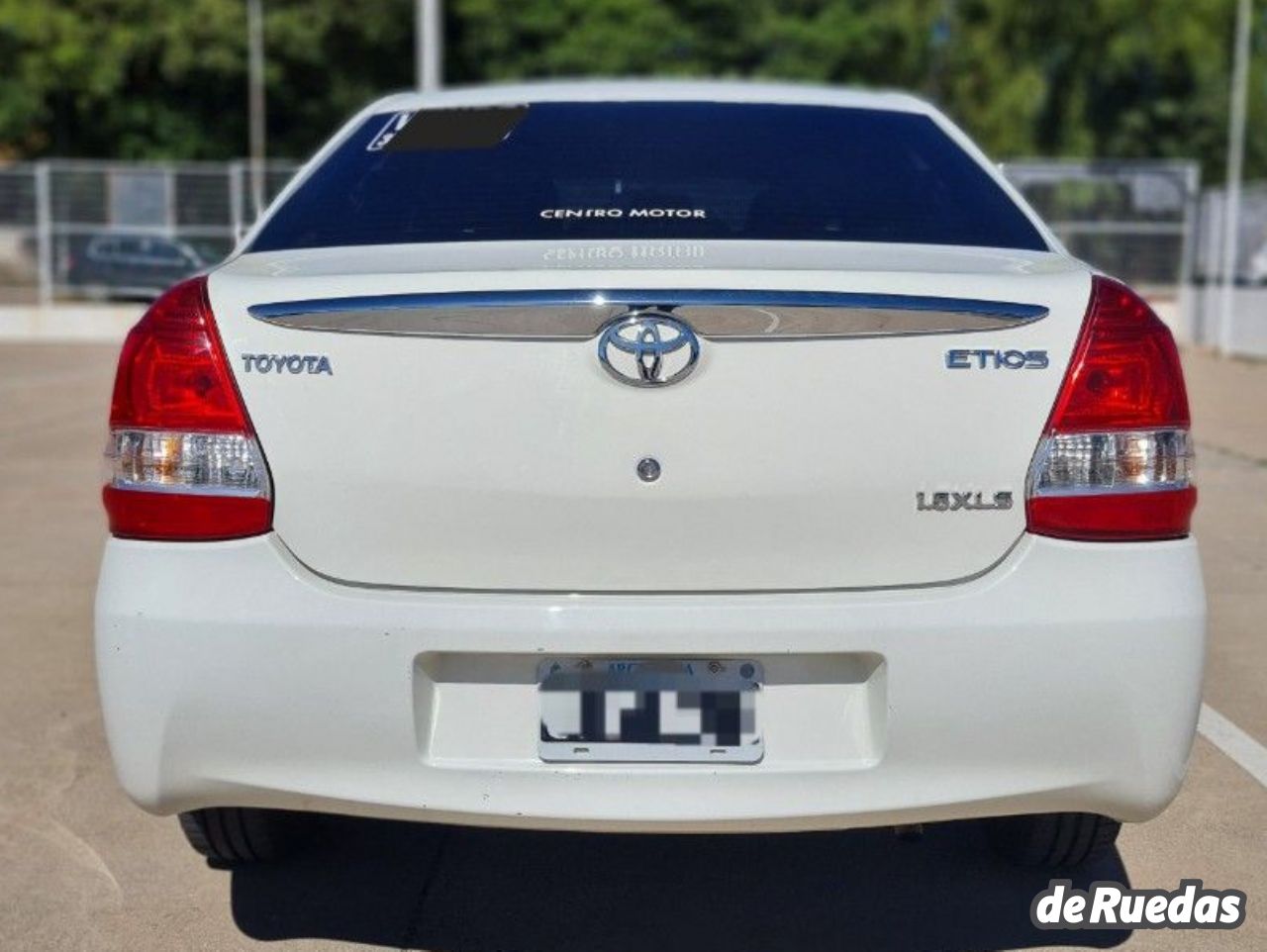 Toyota Etios Usado en Córdoba, deRuedas