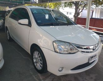 Toyota Etios Usado en Córdoba Financiado