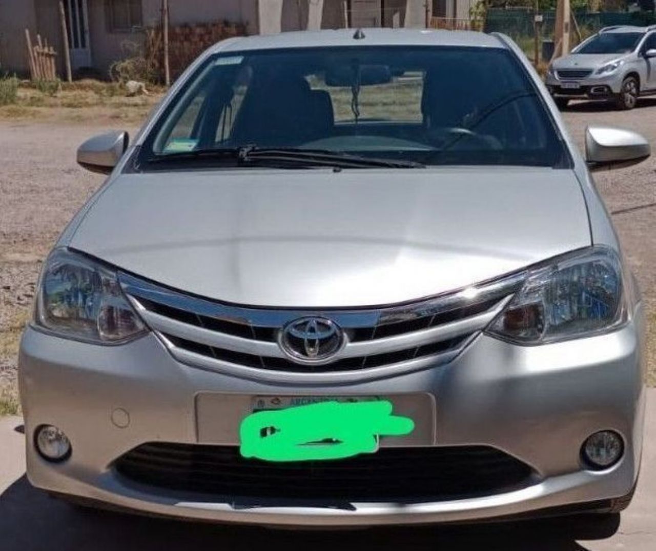 Toyota Etios Usado en Mendoza, deRuedas