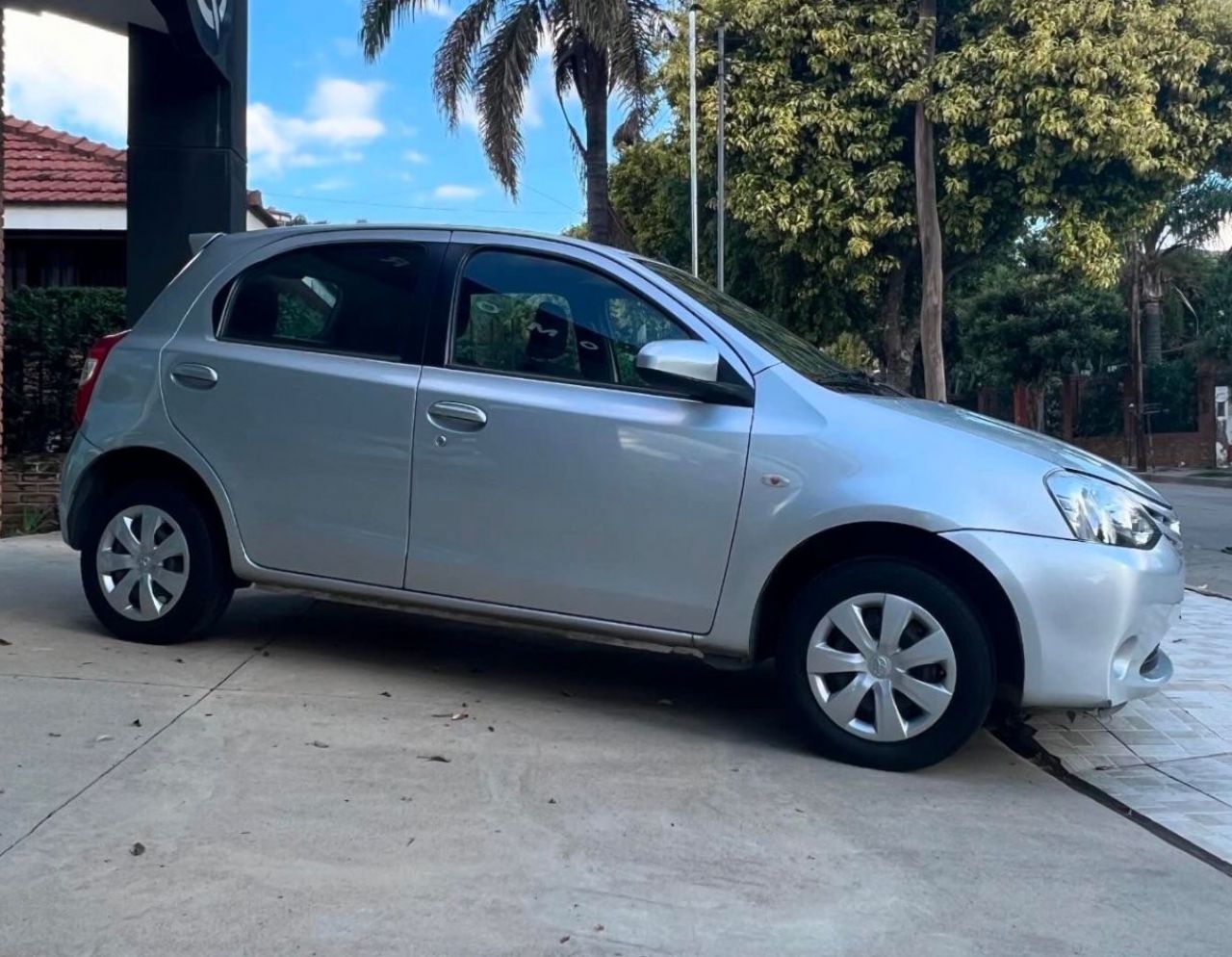 Toyota Etios Usado en Córdoba, deRuedas