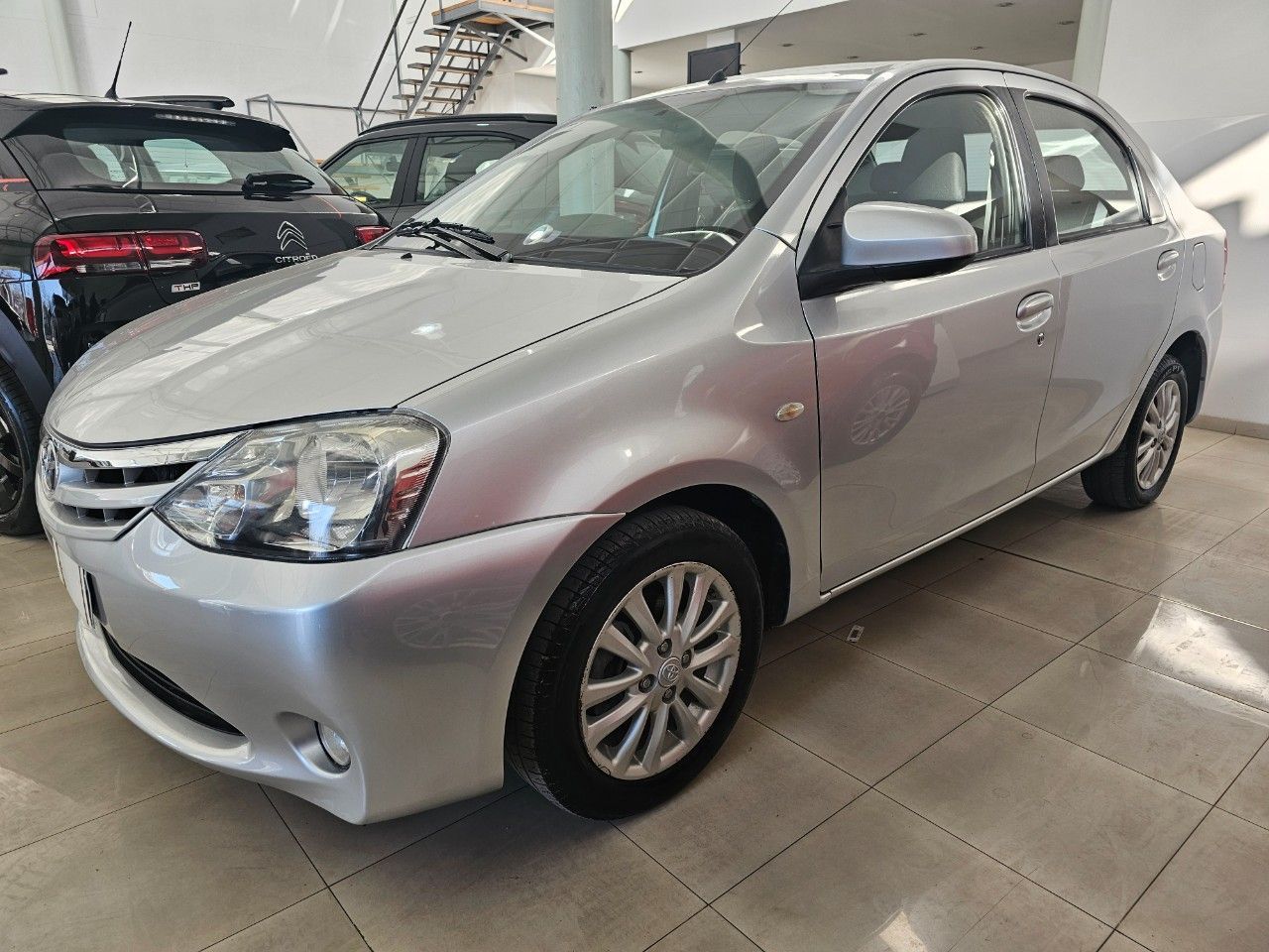 Toyota Etios Usado Financiado en Mendoza, deRuedas