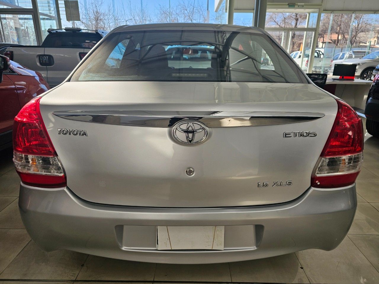 Toyota Etios Usado Financiado en Mendoza, deRuedas