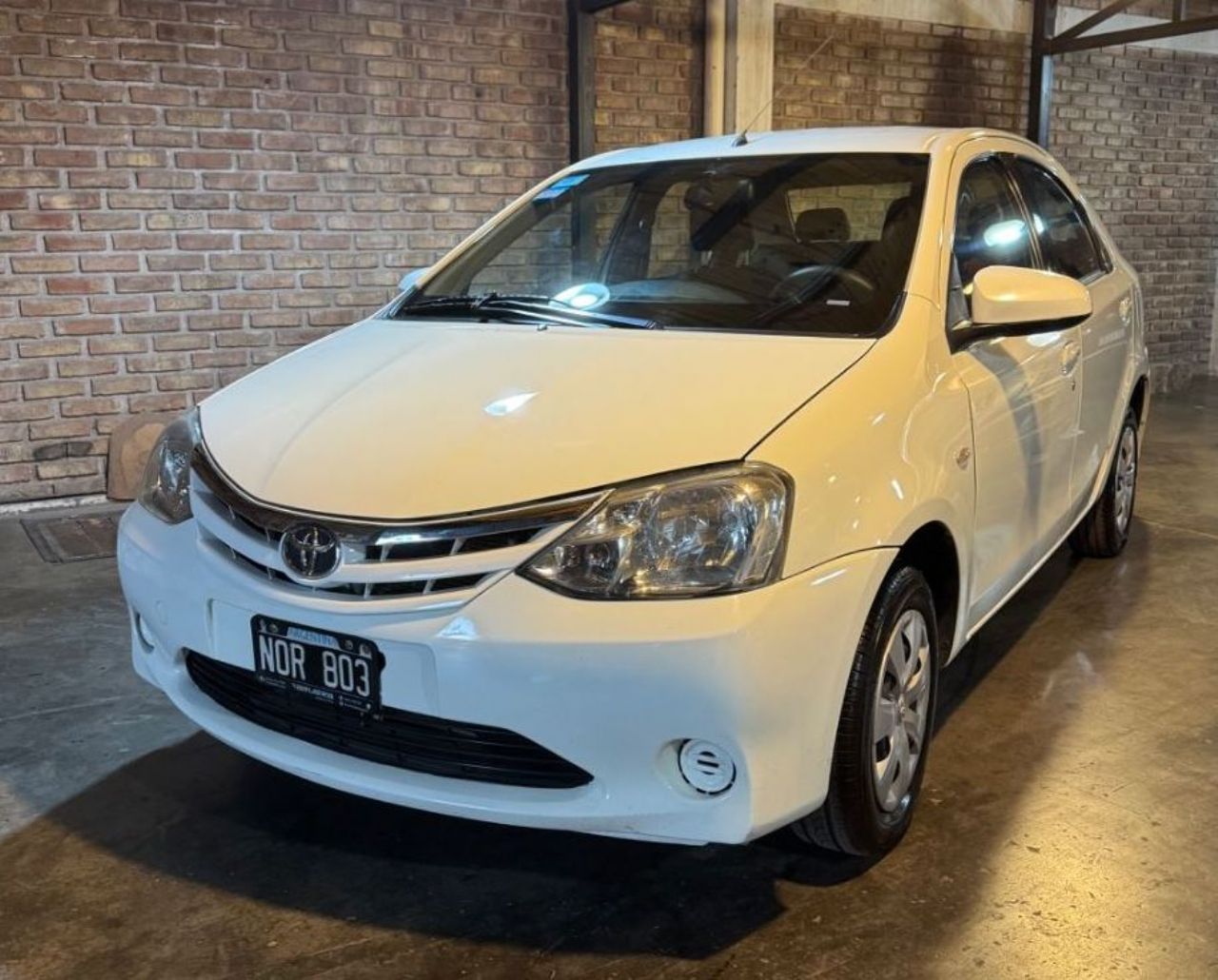 Toyota Etios Usado en Mendoza, deRuedas