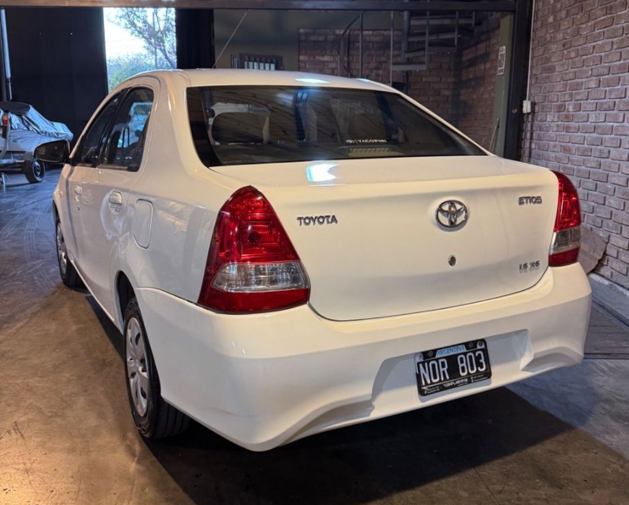 Toyota Etios Usado en Mendoza, deRuedas