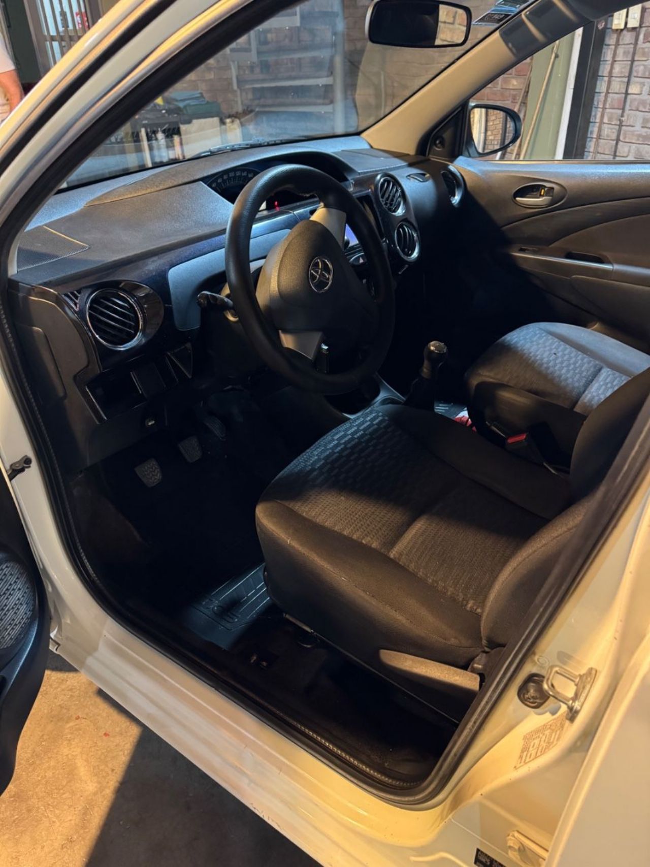 Toyota Etios Usado en Mendoza, deRuedas