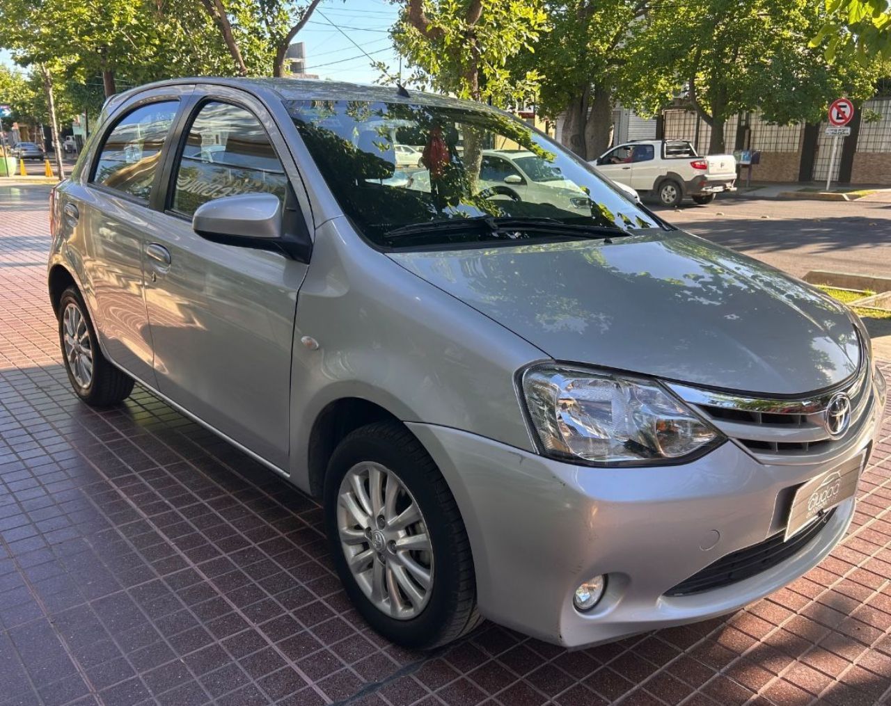 Toyota Etios Usado Financiado en Mendoza, deRuedas