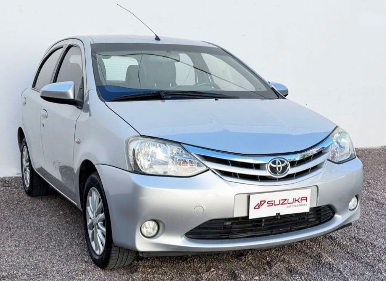 Toyota Etios Usado Financiado en Mendoza, deRuedas