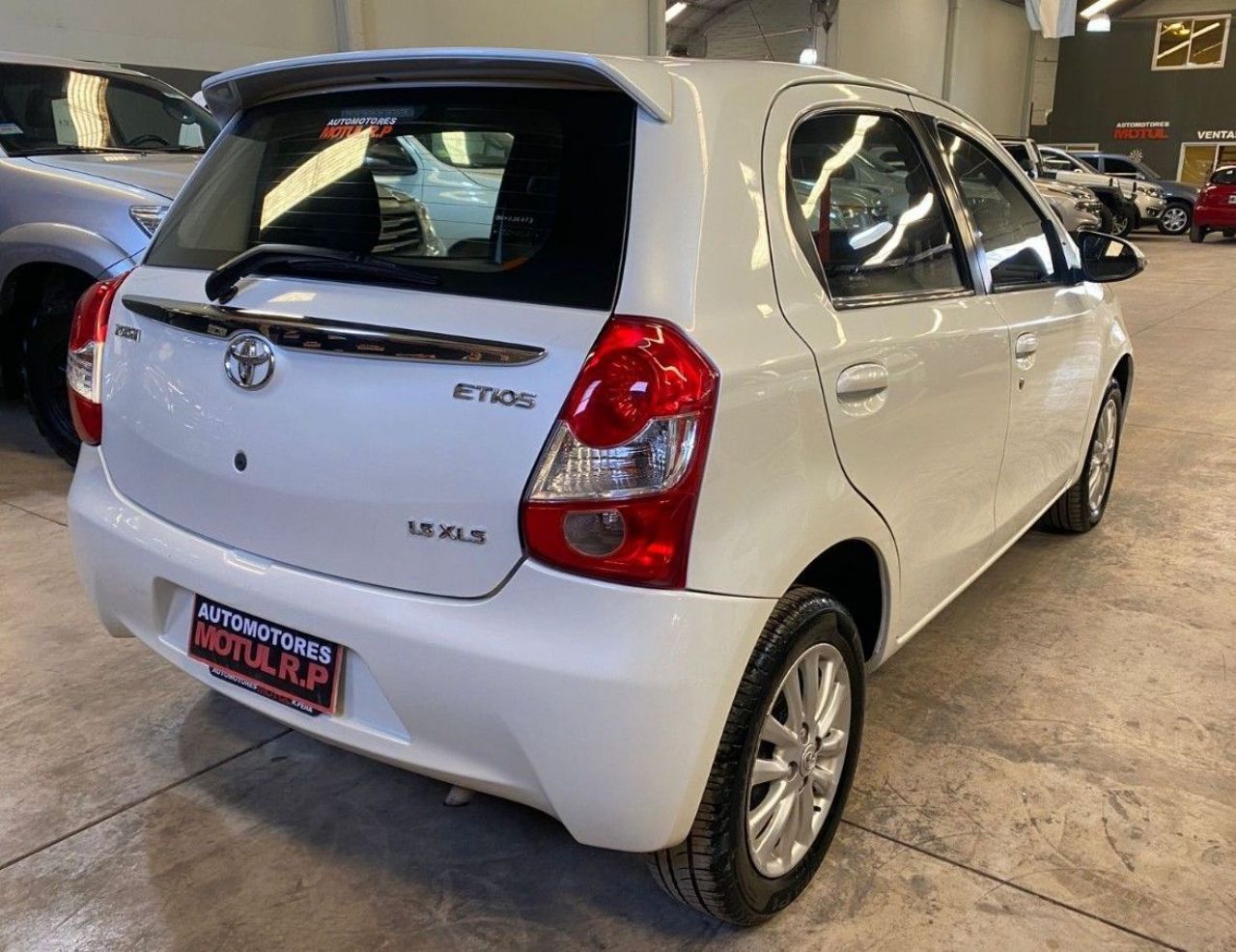 Toyota Etios Usado en Mendoza, deRuedas