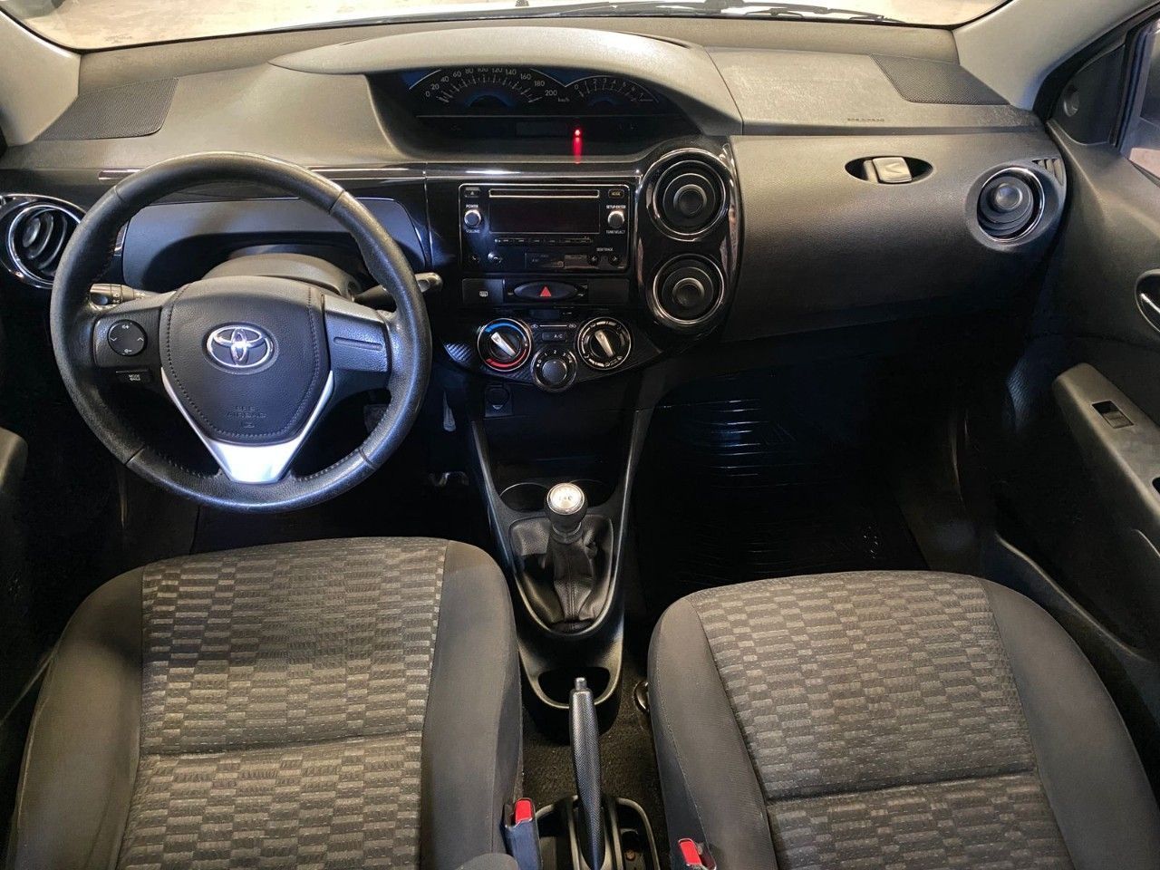 Toyota Etios Usado en Mendoza, deRuedas