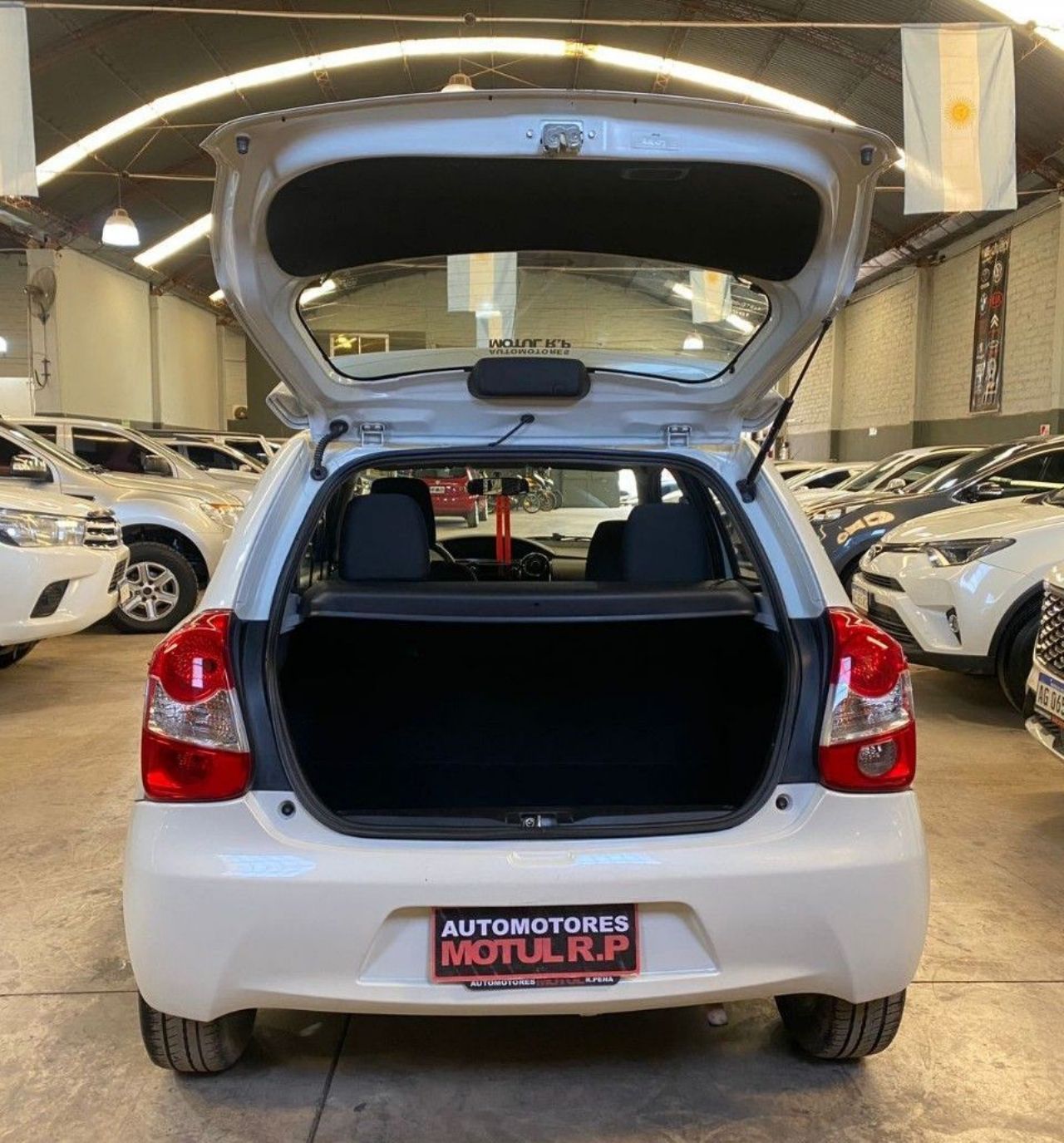 Toyota Etios Usado en Mendoza, deRuedas