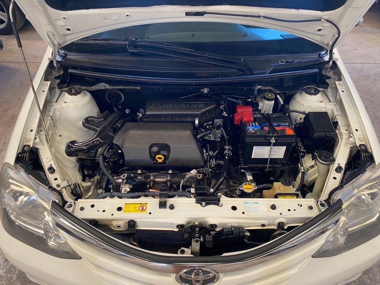 Toyota Etios Usado en Mendoza, deRuedas