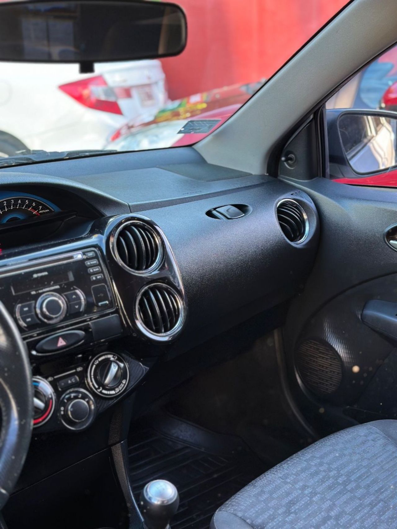 Toyota Etios Usado Financiado en Córdoba, deRuedas