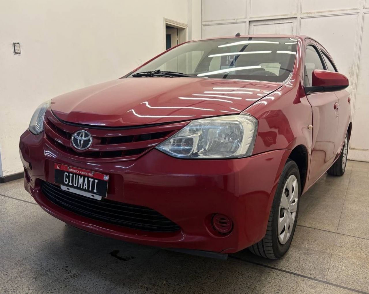 Toyota Etios Usado Financiado en Mendoza, deRuedas