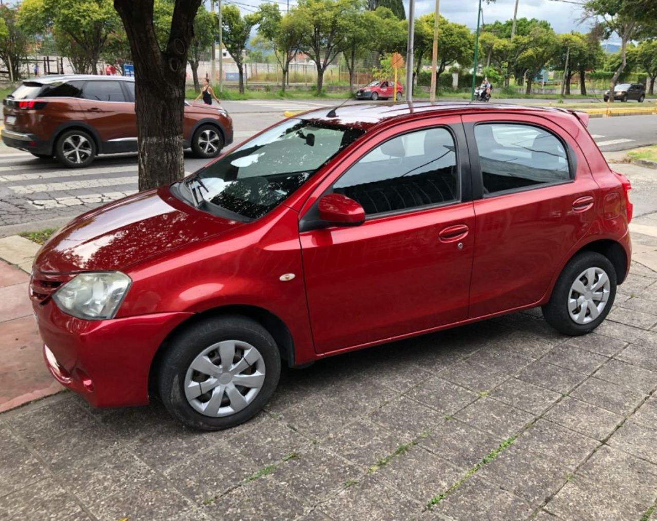 Toyota Etios Usado en Salta, deRuedas