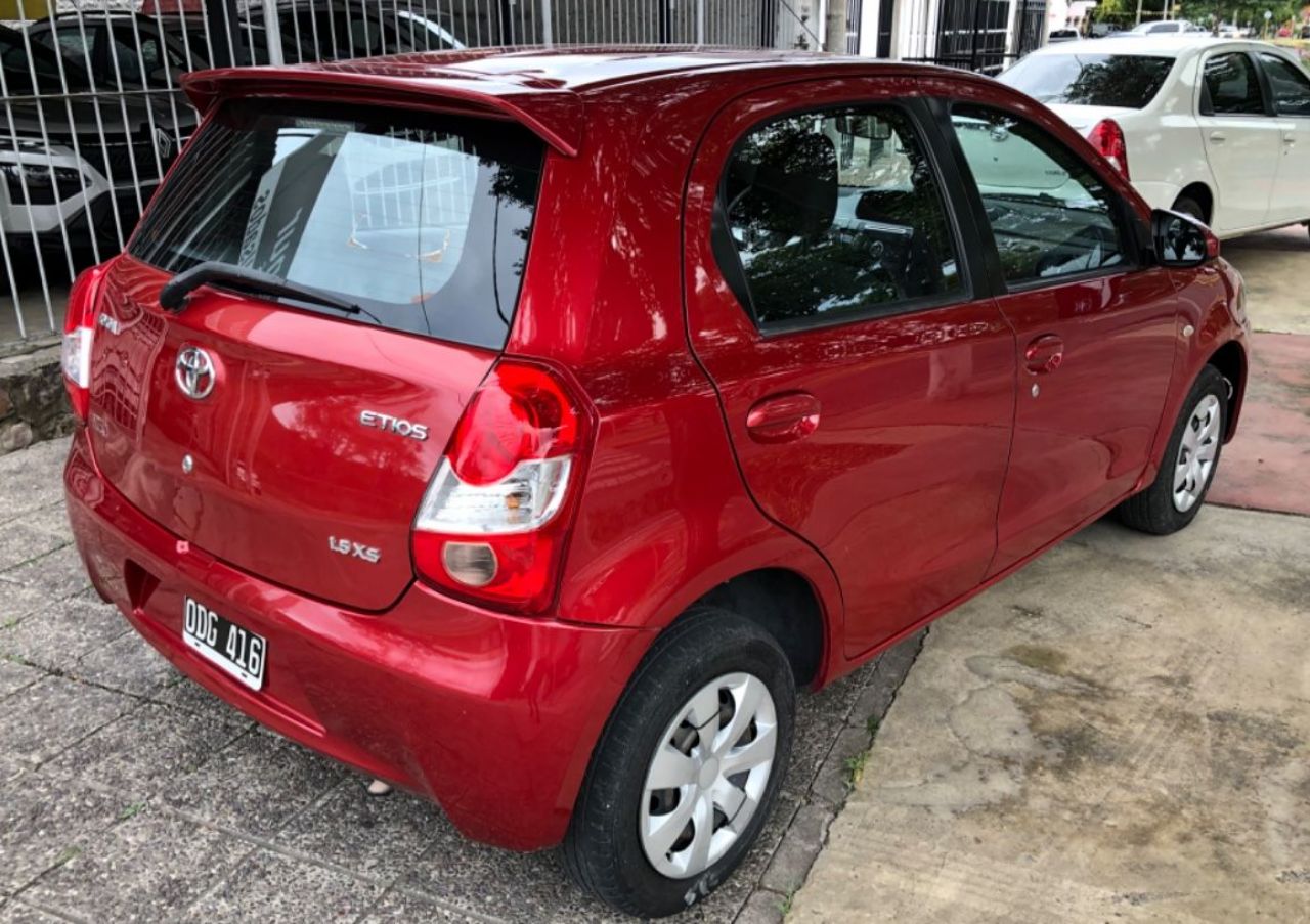 Toyota Etios Usado en Salta, deRuedas