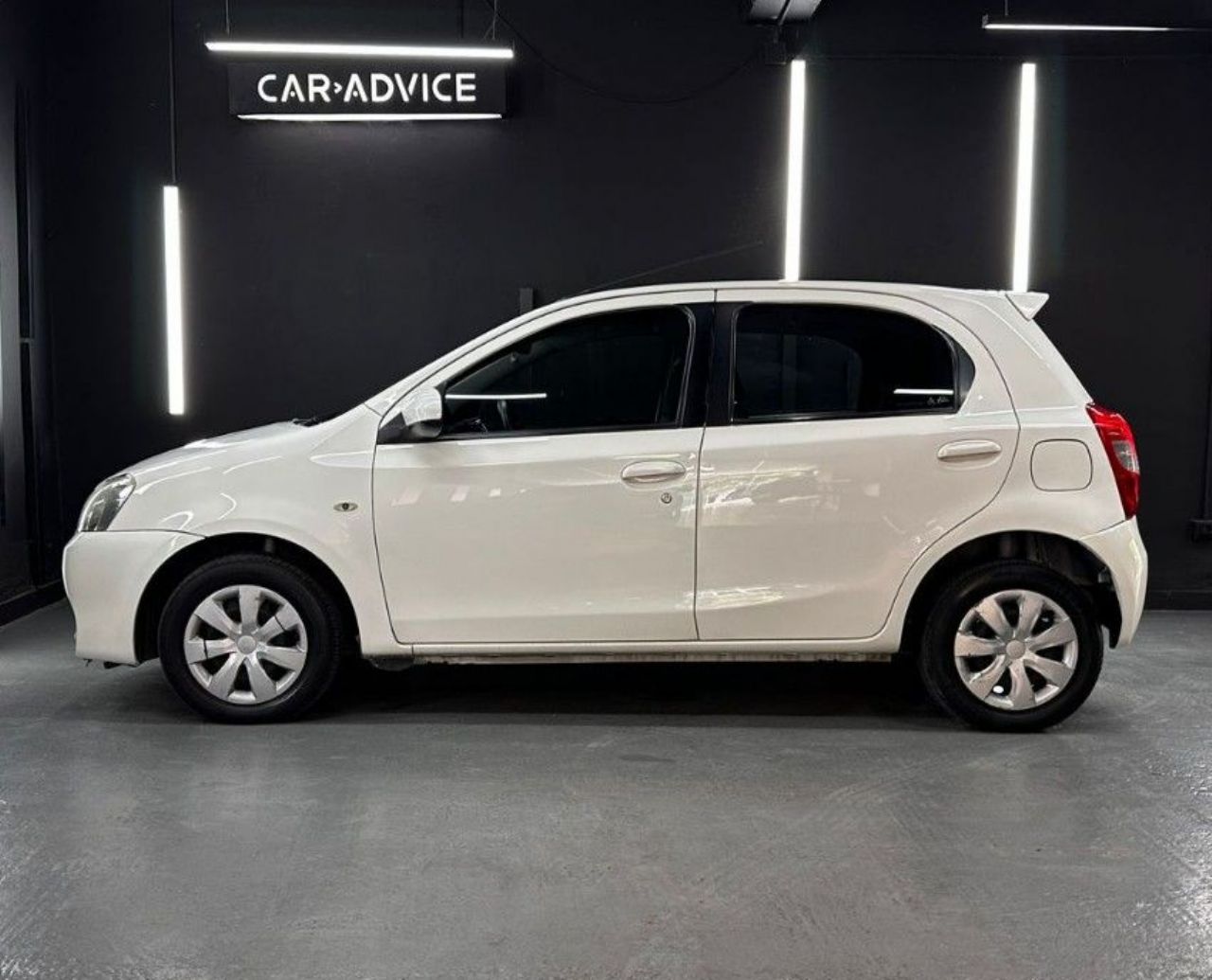 Toyota Etios Usado en Córdoba, deRuedas
