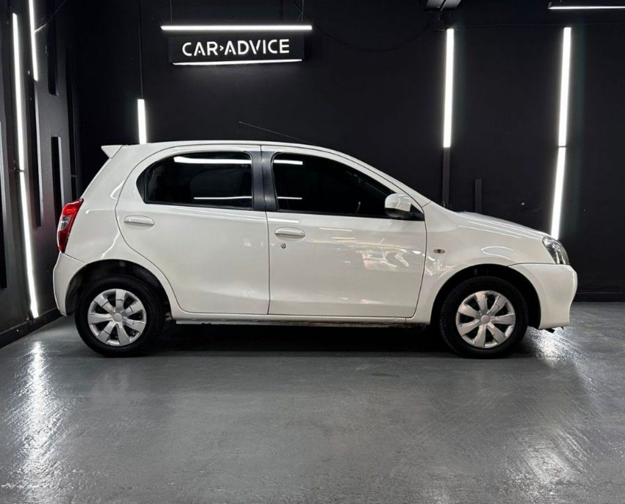 Toyota Etios Usado en Córdoba, deRuedas