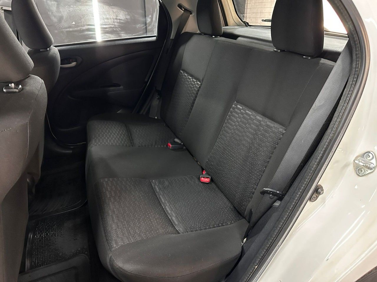 Toyota Etios Usado en Córdoba, deRuedas