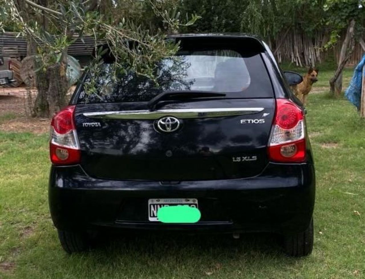Toyota Etios Usado en Mendoza, deRuedas