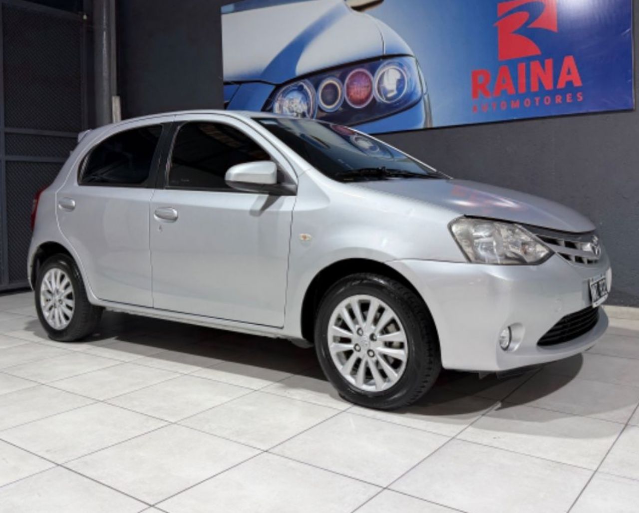 Toyota Etios Usado en Mendoza, deRuedas