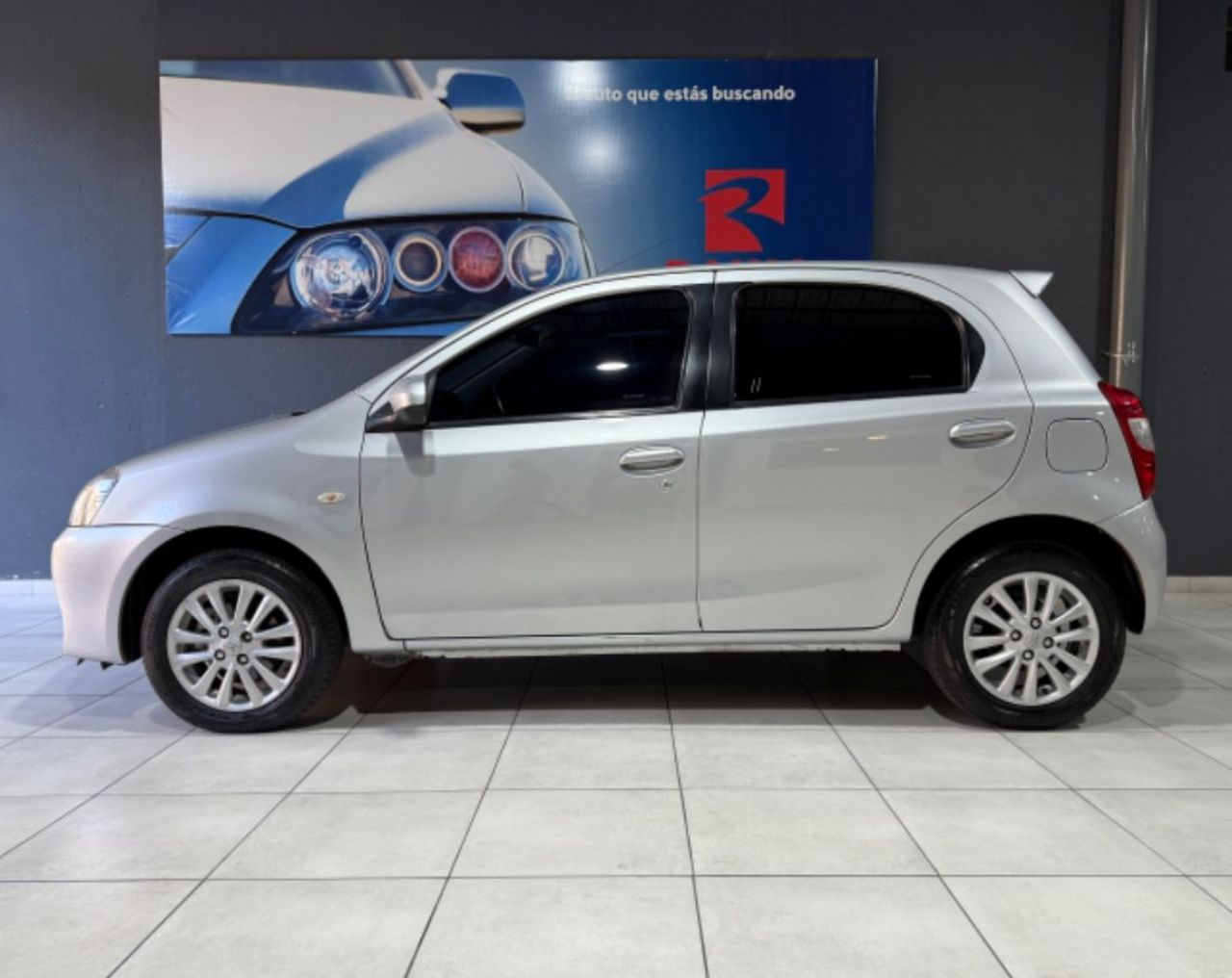 Toyota Etios Usado en Mendoza, deRuedas