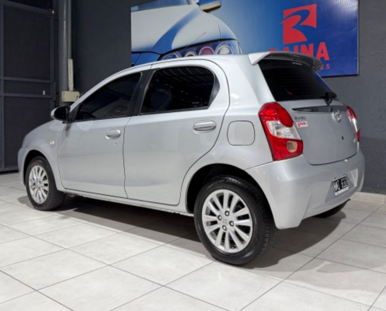 Toyota Etios Usado en Mendoza, deRuedas