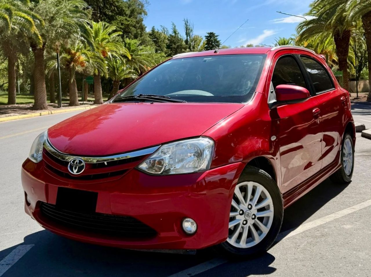 Toyota Etios Usado Financiado en Mendoza, deRuedas