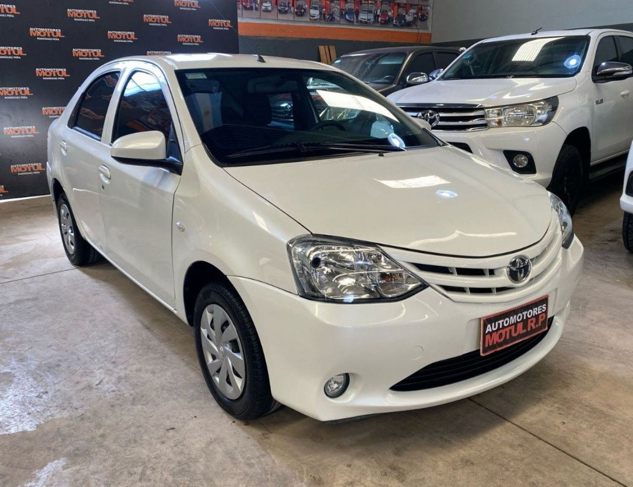 Toyota Etios Usado en Mendoza, deRuedas