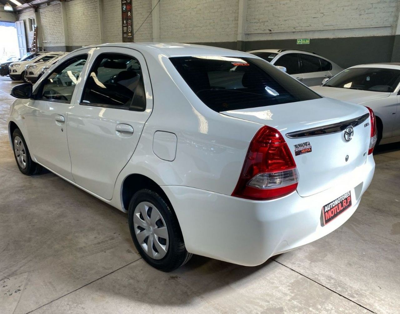 Toyota Etios Usado en Mendoza, deRuedas