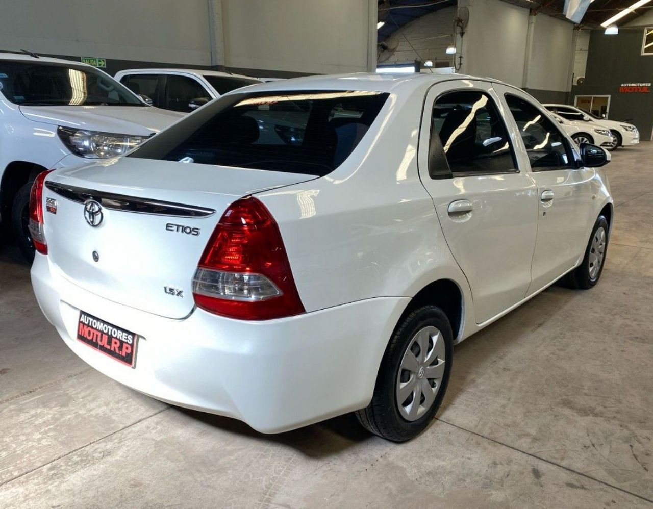 Toyota Etios Usado en Mendoza, deRuedas