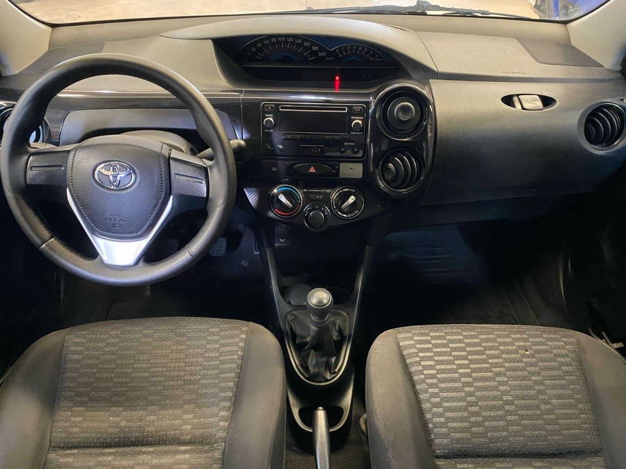 Toyota Etios Usado en Mendoza, deRuedas