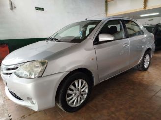 Toyota Etios Usado en Córdoba Financiado