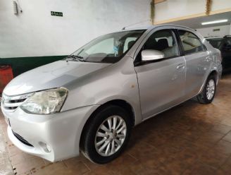Toyota Etios Usado en Córdoba Financiado