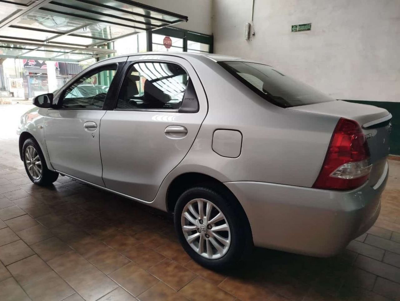 Toyota Etios Usado Financiado en Córdoba, deRuedas