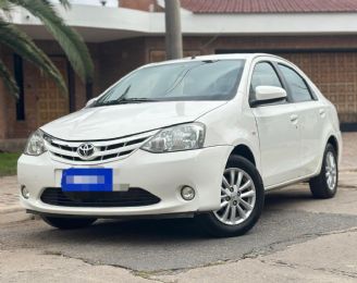 Toyota Etios Usado en Córdoba Financiado