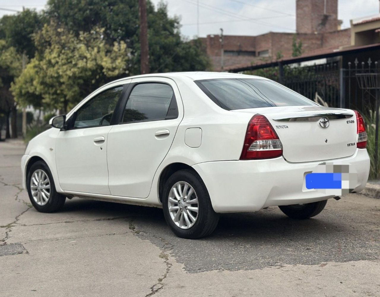 Toyota Etios Usado Financiado en Córdoba, deRuedas