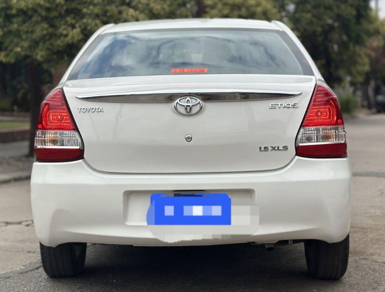 Toyota Etios Usado Financiado en Córdoba, deRuedas