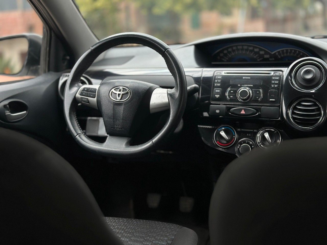 Toyota Etios Usado Financiado en Córdoba, deRuedas