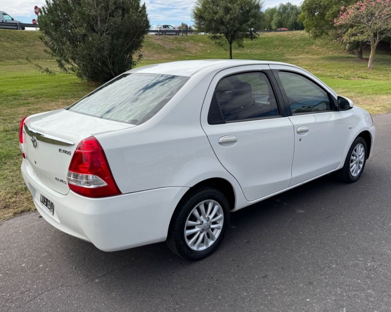 Toyota Etios Usado Financiado en San Juan, deRuedas