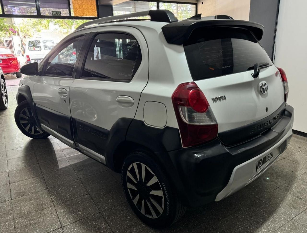 Toyota Etios Usado Financiado en Mendoza, deRuedas