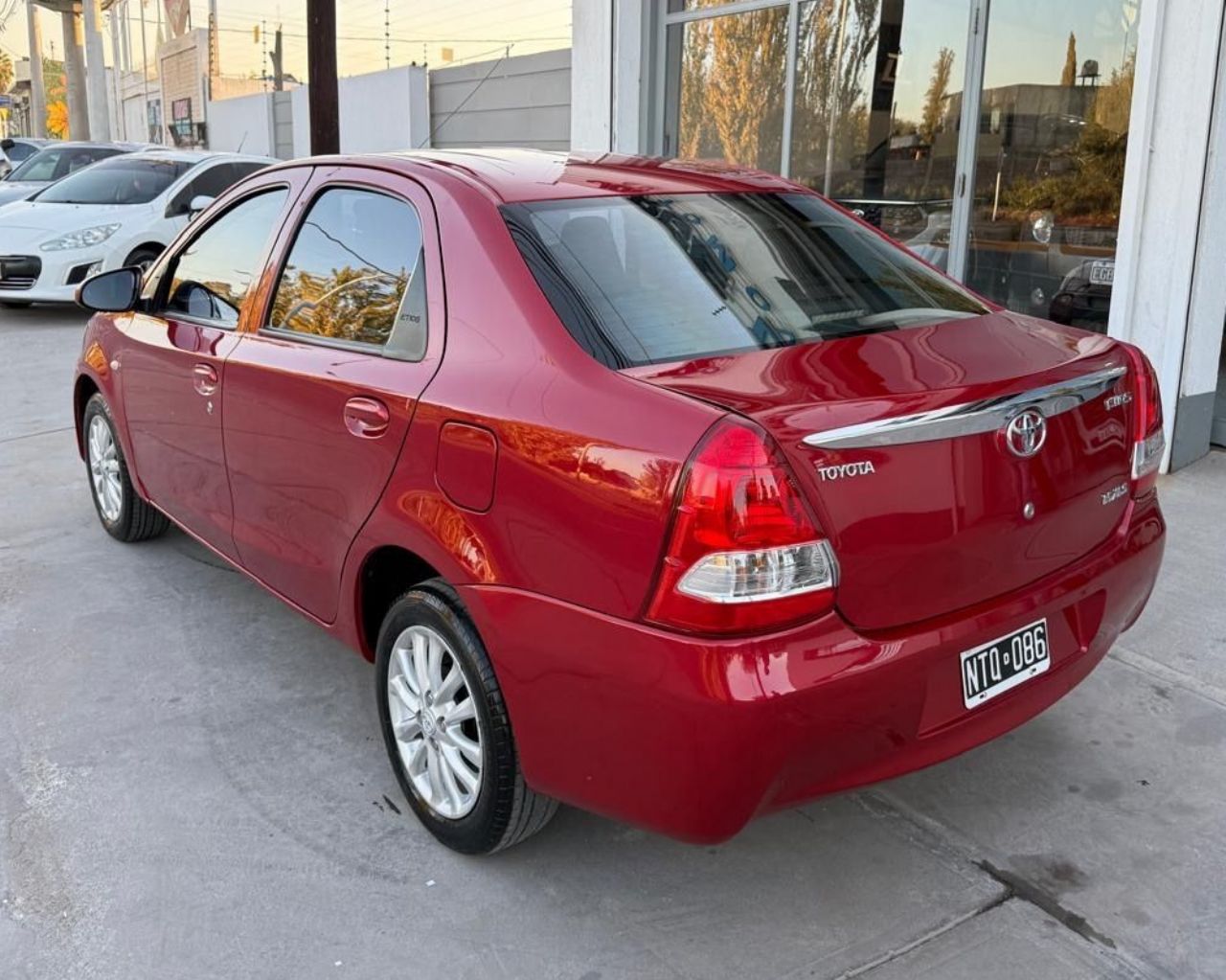 Toyota Etios Usado en Mendoza, deRuedas