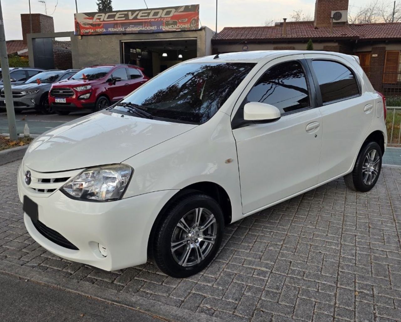 Toyota Etios Usado en Mendoza, deRuedas