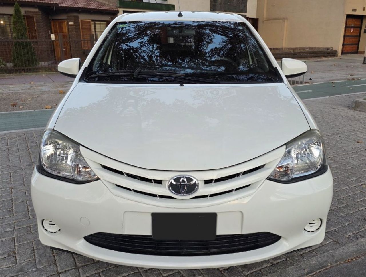 Toyota Etios Usado en Mendoza, deRuedas