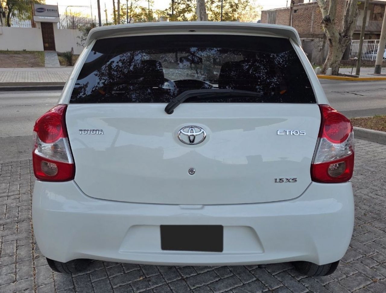 Toyota Etios Usado en Mendoza, deRuedas