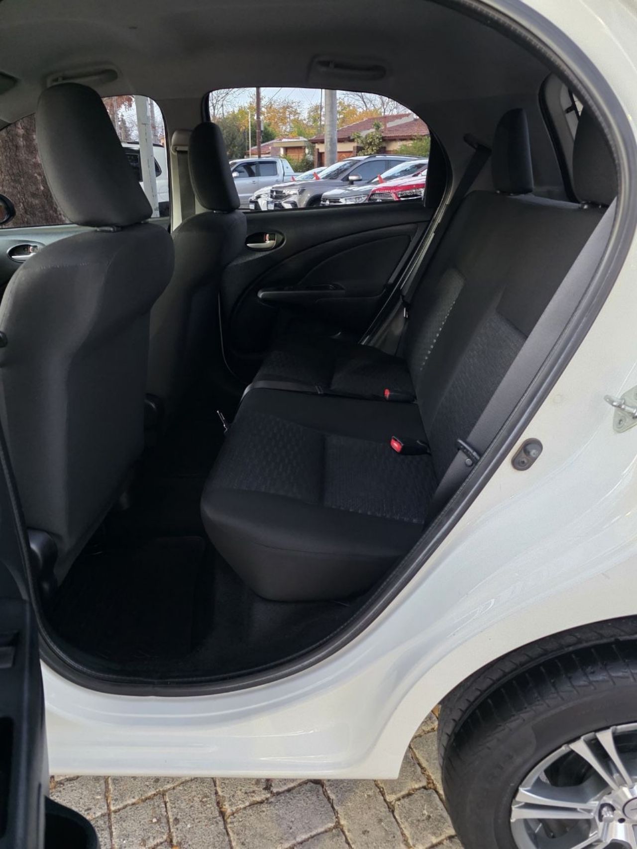 Toyota Etios Usado en Mendoza, deRuedas