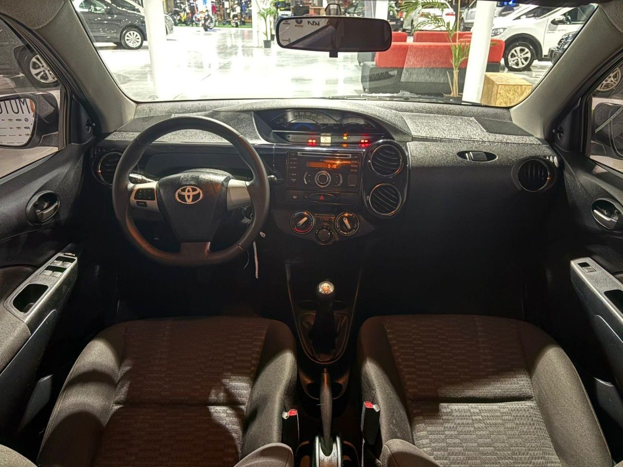 Toyota Etios Usado en Mendoza, deRuedas