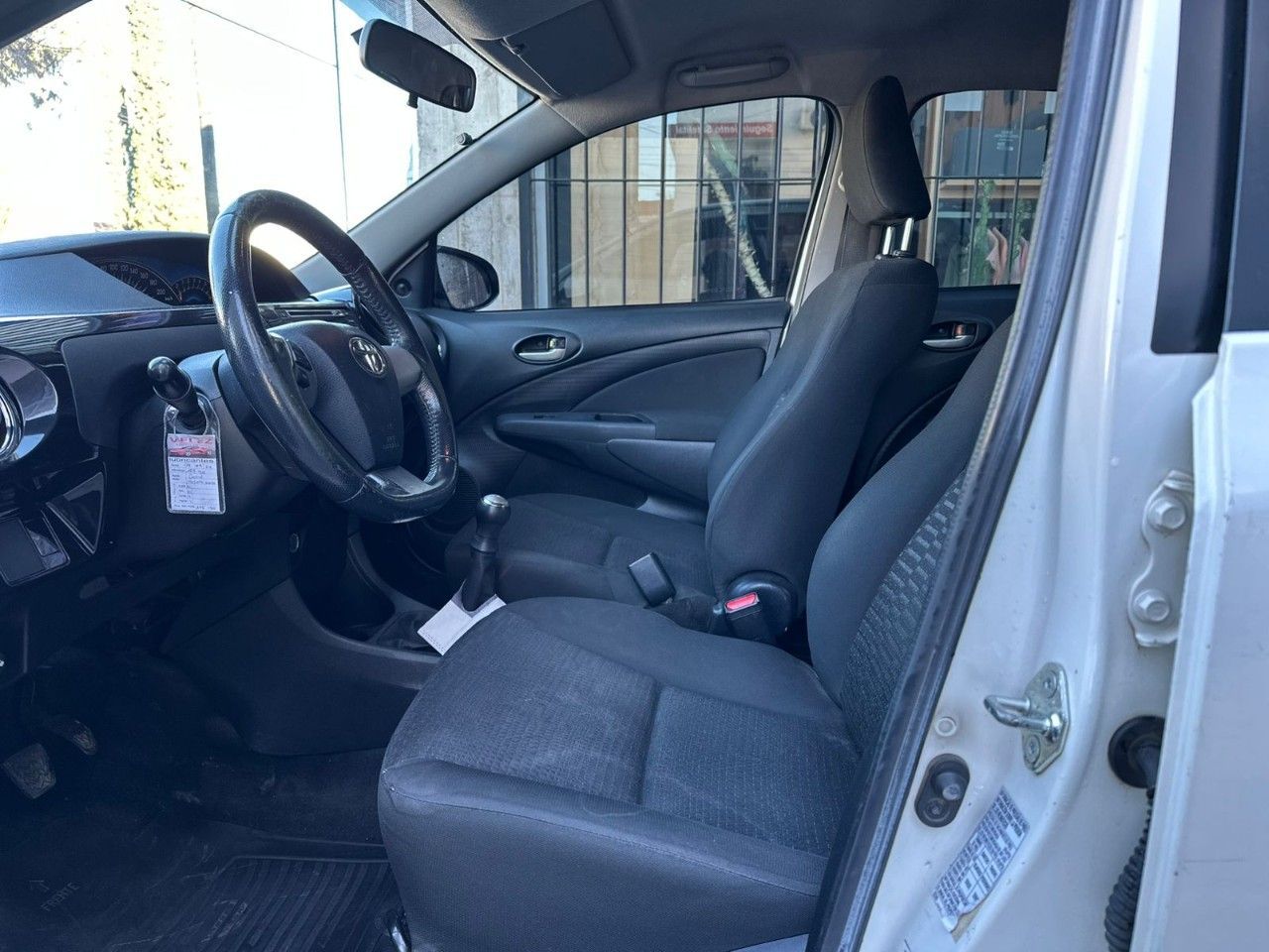 Toyota Etios Usado en Córdoba, deRuedas