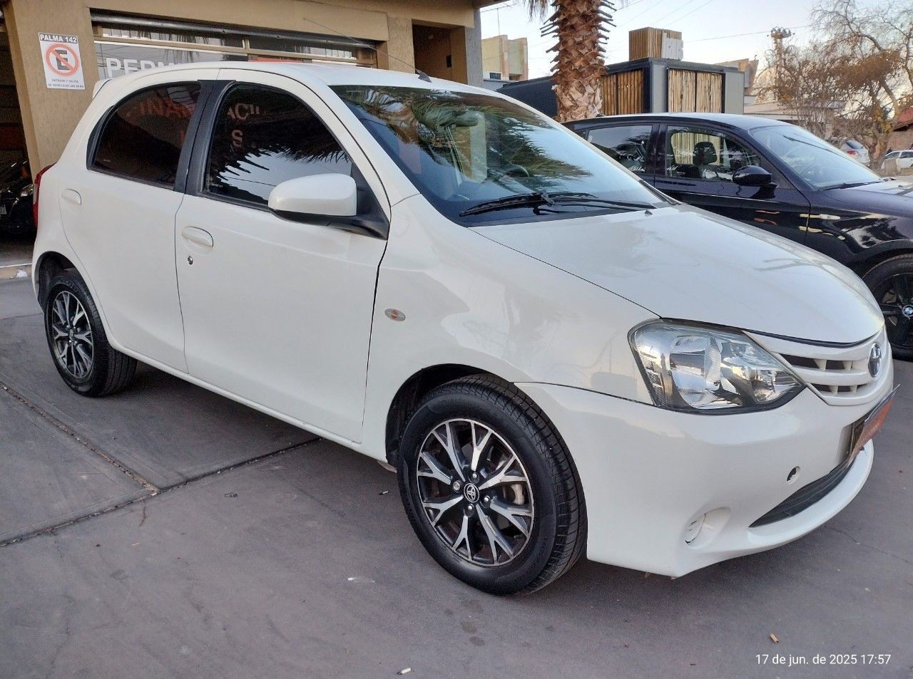 Toyota Etios Usado Financiado en Mendoza, deRuedas