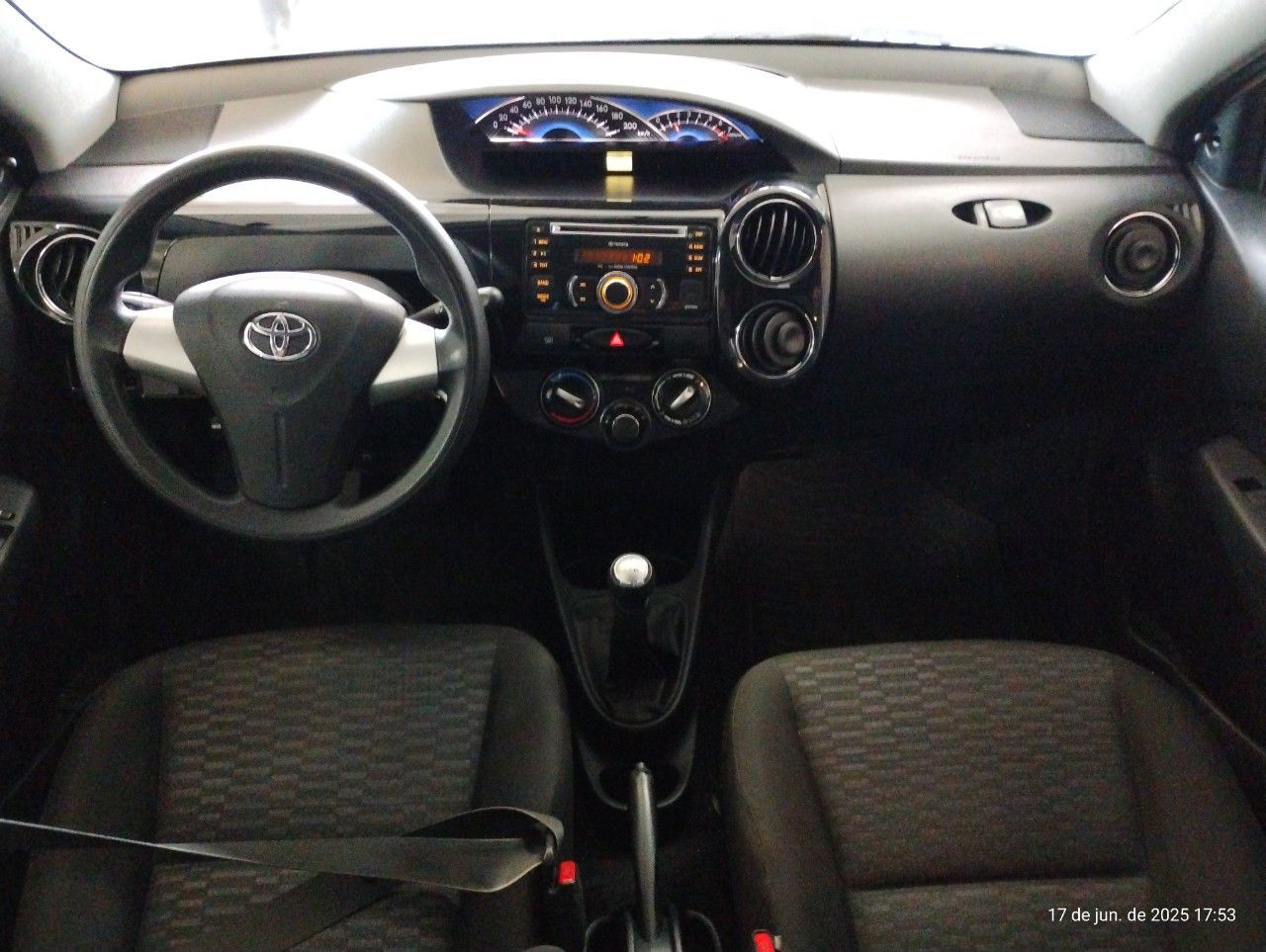 Toyota Etios Usado Financiado en Mendoza, deRuedas