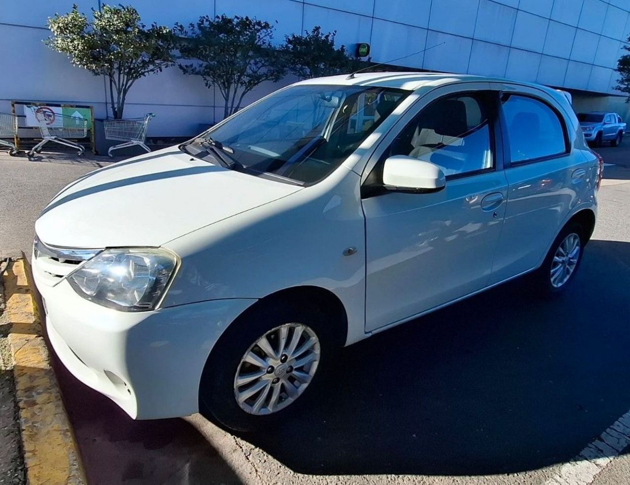 Toyota Etios Usado en Córdoba, deRuedas